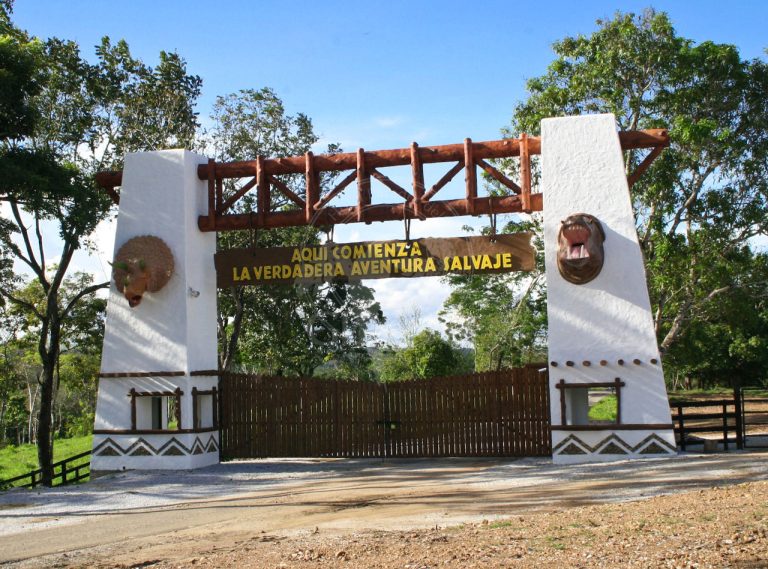 Vive una verdadera aventura salvaje - - Parque Temático Hacienda Nápoles - Hotel & Restaurante Parador del Gitano - Nápoles - Doradal - Rio claro