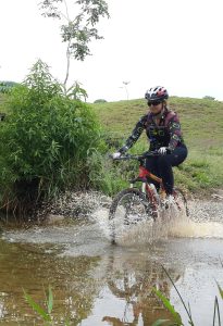 En contacto con la naturaleza - En bici - Hotel & Restaurante Parador del Gitano - Nápoles - Doradal - Rio claro