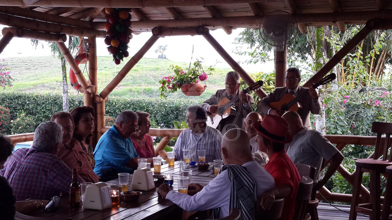 Un espacio reservado para las mejores celebraciones - Hotel & Restaurante Parador del Gitano - Nápoles - Doradal - Rio claro